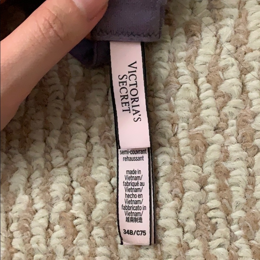 Victoria’s Secret bra - Picture 5 of 5